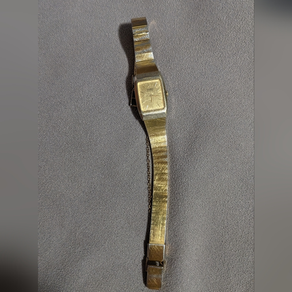 Seiko 2C20-5059 Women's Quartz watch